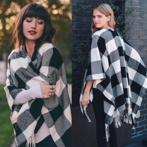 Plaid Tassel Poncho - Picture 2 of 6